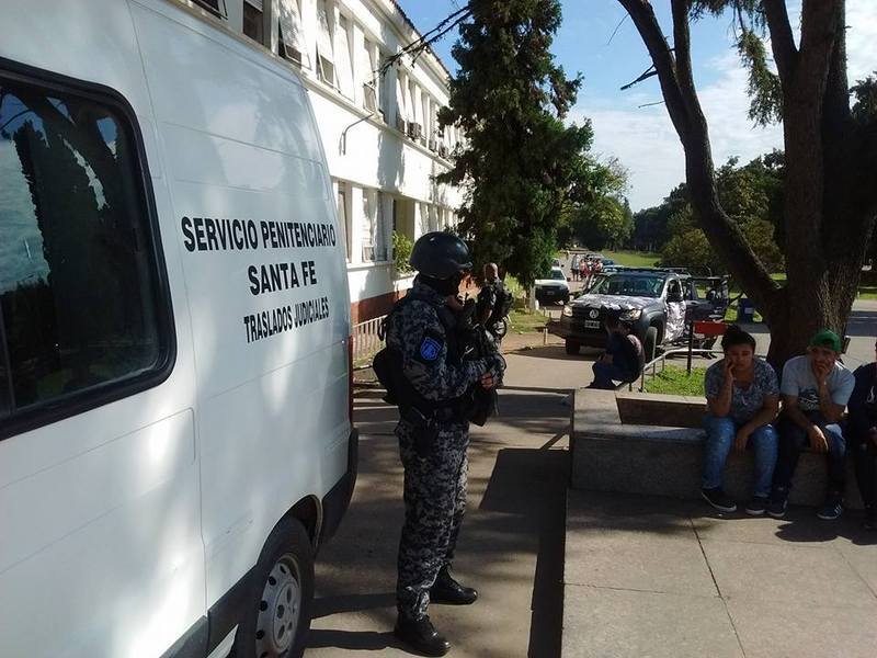 Imagen de Preparativos para trasladar a Macaco Muñoz desde el hospital