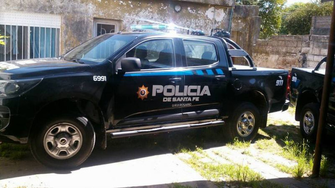 Imagen de Mordieron a un polic&iacute;a tras detener a dos delincuentes. Tambi&eacute;n fue agredida una mujer de la comunitaria