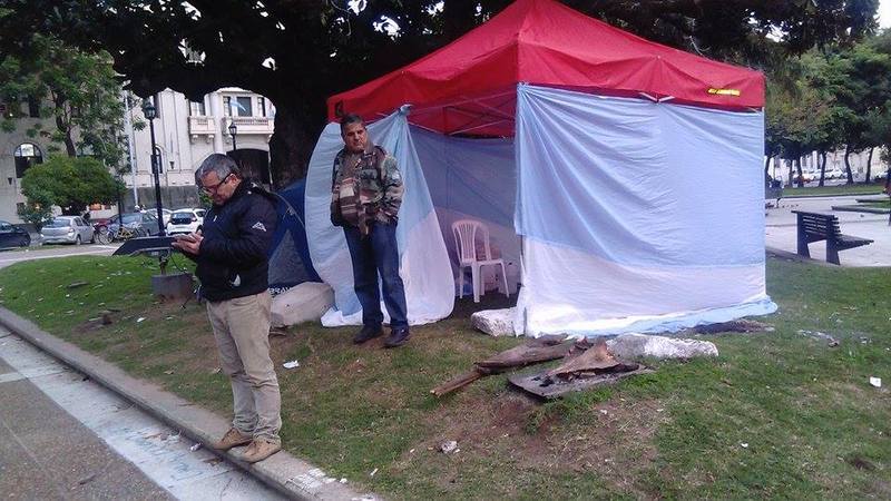 La agrupaci&oacute;n de Baigorria despleg&oacute; sus banderas en la capital provincial