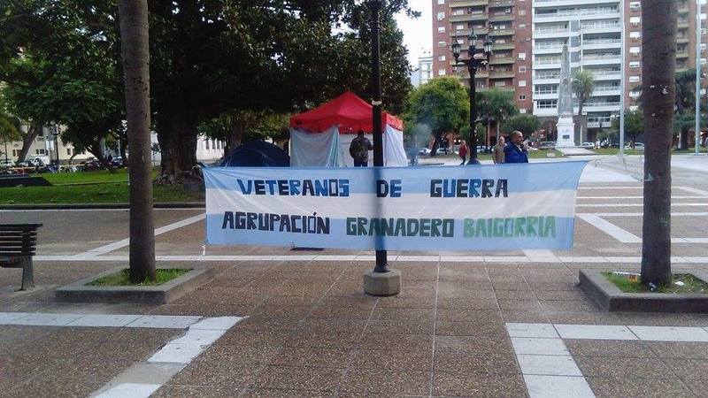 La agrupaci&oacute;n de Baigorria despleg&oacute; sus banderas en la capital provincial