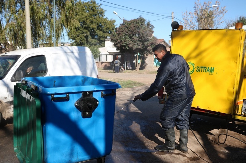 Uno de los contenedores de Barrio Los Robles