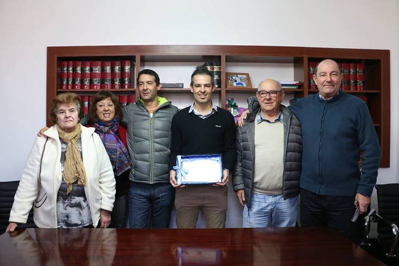 El piloto estuvo acompa&ntilde;ado por su familia
