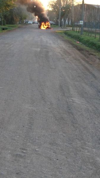 El auto siniestrado un Chevrolet Lunia