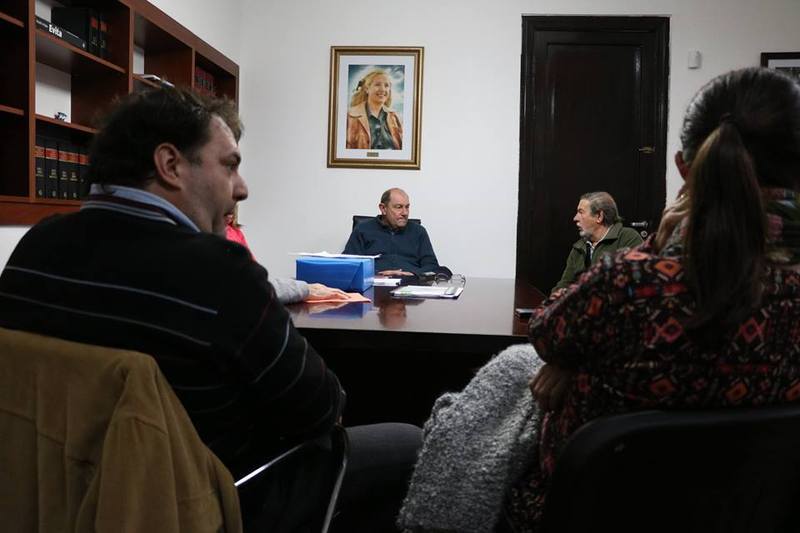 Los vecinos reunidos en la Municipalidad