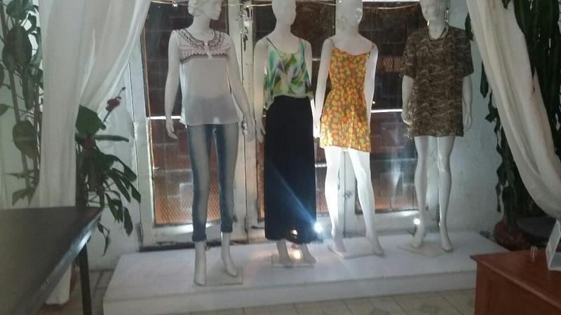 Se llevaron hasta los maniquies de un local comercial en Baigorria  (Foto ilustrativa)