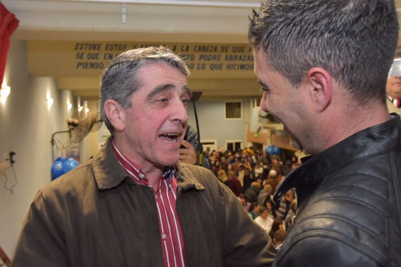 Cominelli en en colmado salón del Sutraquyp