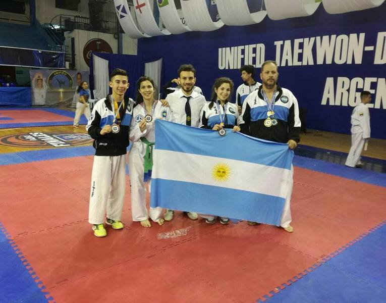 Los Taekwondistas de la Vecinal Unión y Amistad