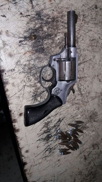 El arma secuestrada en la zona oeste de Baigorria El arma secuestrada en la zona oeste de Baigorria