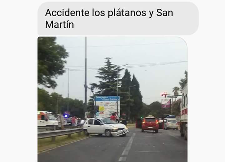 Uno de los autos siniestrados