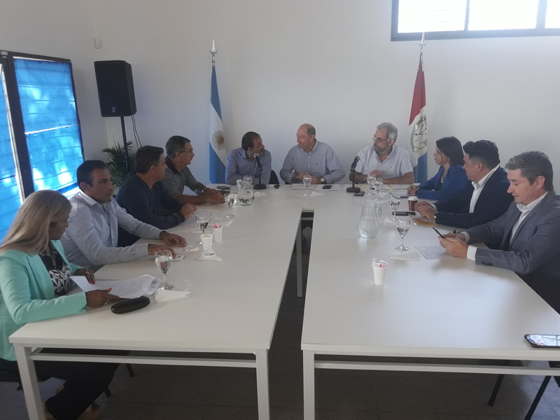 Los ediles sesionando en la Estación Esperanza
