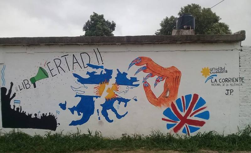 El mural simboliza la lucha por la soberanía de Malvinas