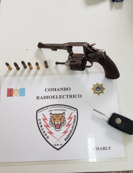 El arma secuestrada por personal policial