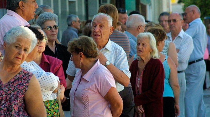 Los eternos padecimientos de los adultos mayores Los eternos padecimientos de los adultos mayores