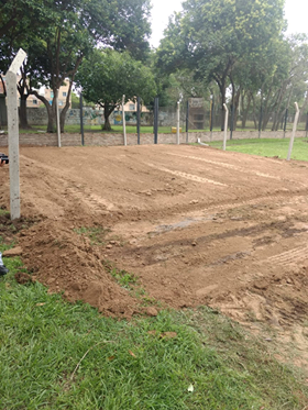 Vecinos en el lugar de la construcción