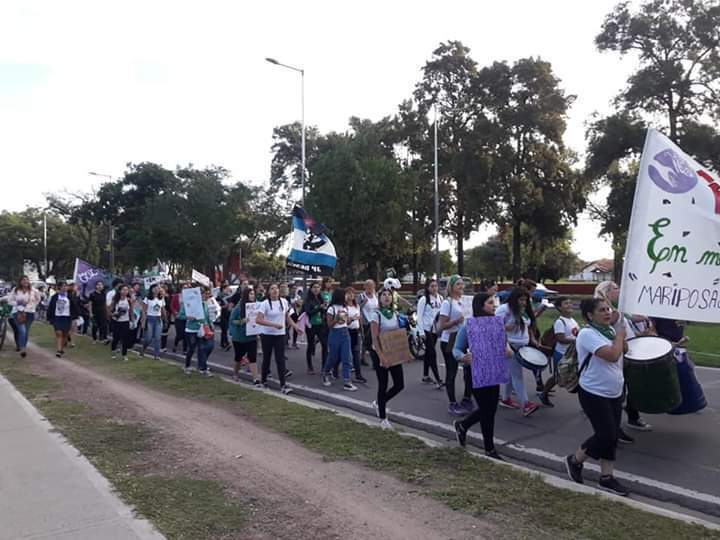 El paso de la marcha por Granadero Baigorria