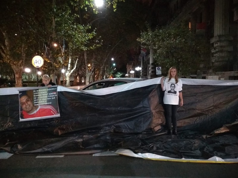 Nueva protesta de la familia Gimenez en sede de gobernaci&oacute;n