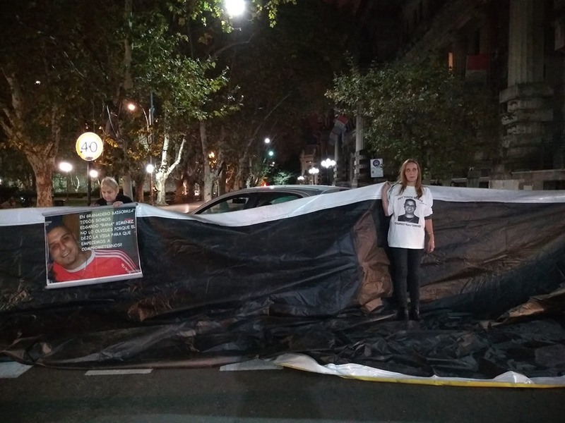 Nueva protesta de la familia Gimenez en sede de gobernación Nueva protesta de la familia Gimenez en sede de gobernación