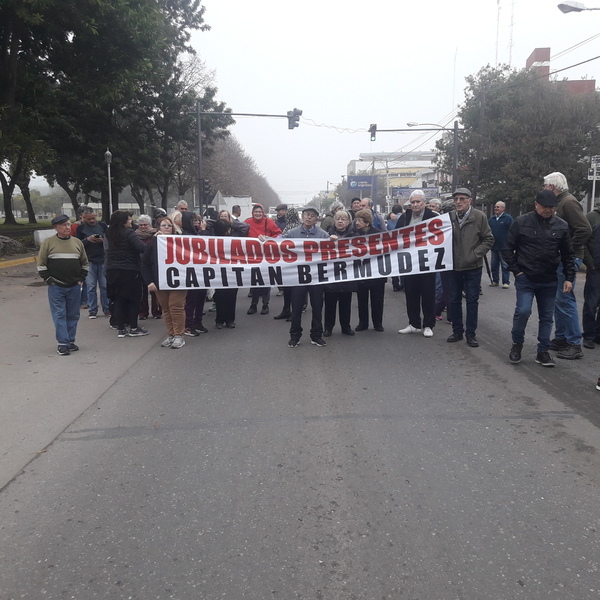 Los abuelos se movilizaron por el centro de la ciudad