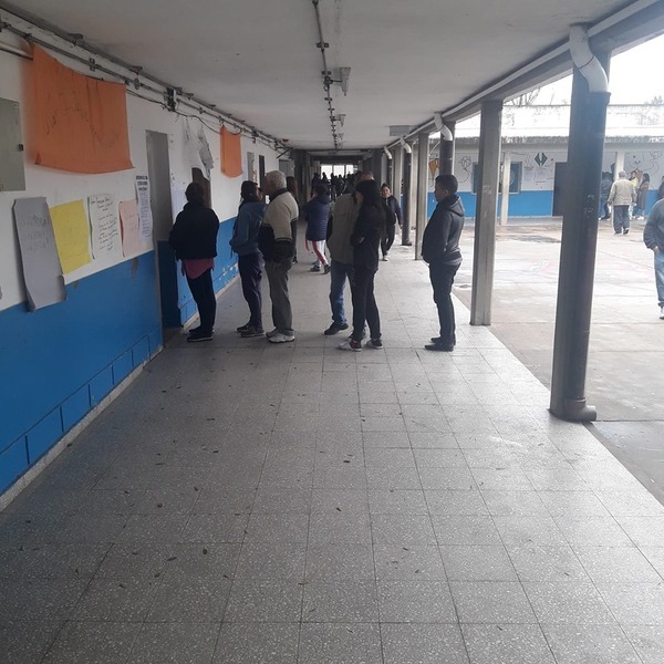 Sin luz se votaba en la mayor&iacute;a de las escuelas de la ciudad