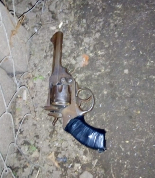 El arma secuestrada por personal policial