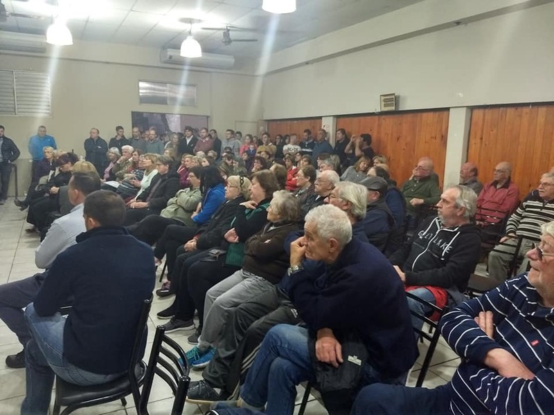 Las quejas de los vecinos plasmada en la reuni&oacute;n (Foto V. Quaranta)