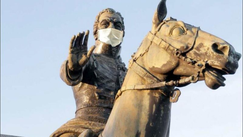 Los pr&oacute;ceres con tapabocas