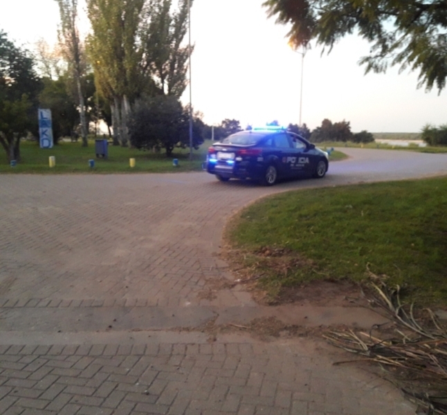 La presencia de los móviles en el sector de costanera La presencia de los móviles en el sector de costanera