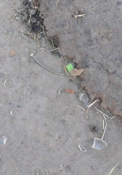 Los vidrios detectados en la v&iacute;a p&uacute;blica