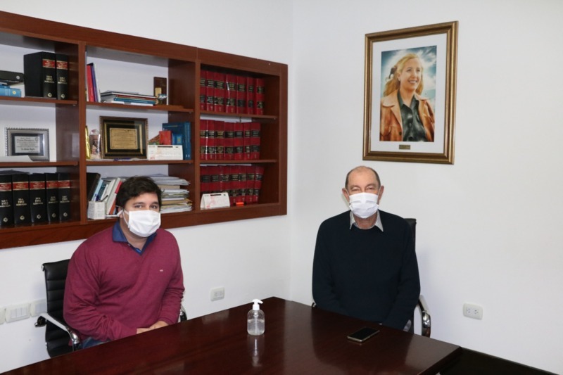 El flamante encargado de la repartici&oacute;n junto al intendente de la ciudad
