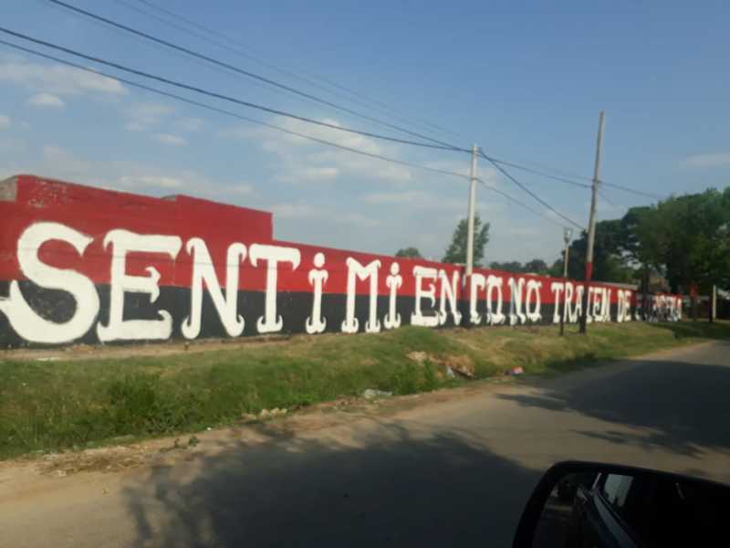 La pared rojinegra en la zona oeste