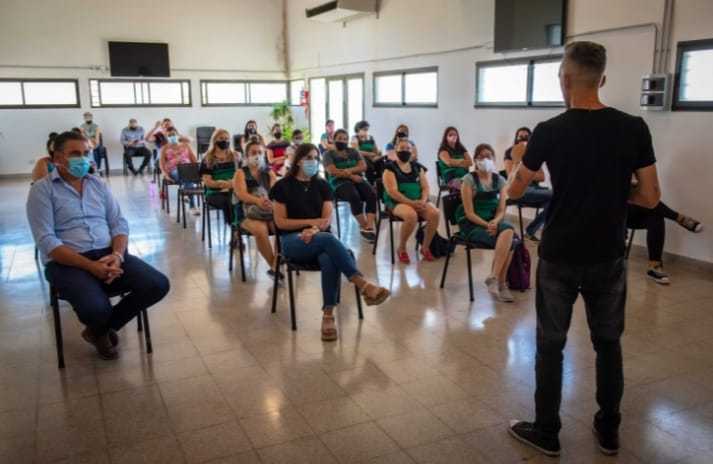 la reuni&oacute;n en Estacion Esperanza