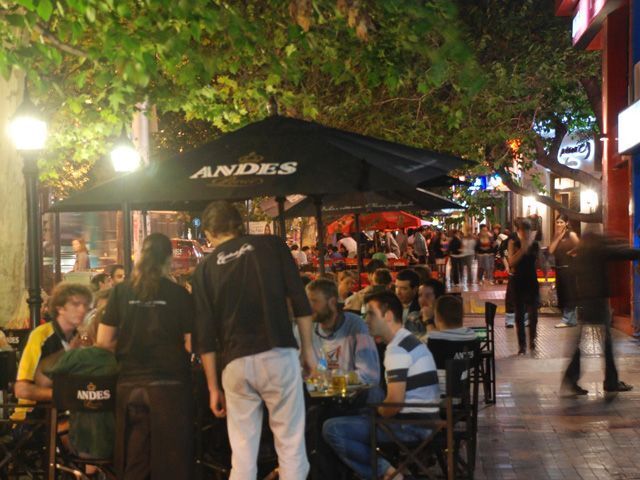 Los bares y restaurantes hasta la madrugada