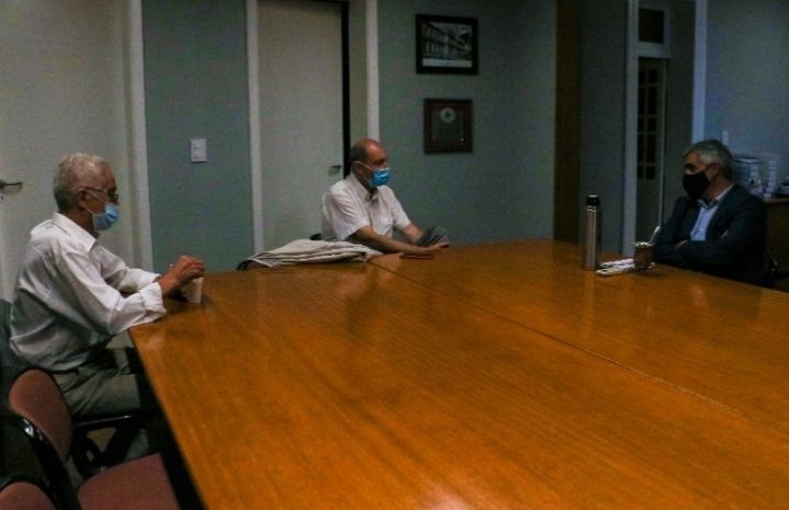 Las autoridades en la reuni&oacute;n de hoy