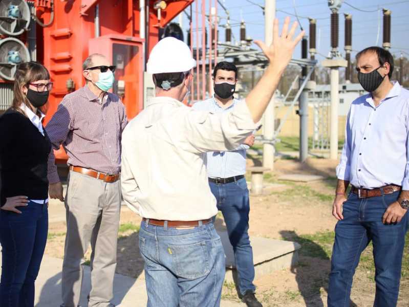 Las autoridades recorriendo la estaci&oacute;n