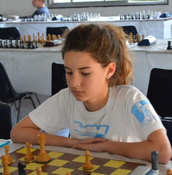 Julieta una de las jóvenes ajedrecistas en el Campeonato Argentino de Ajedrez