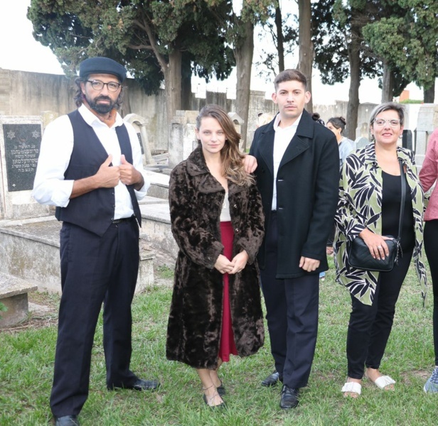 Artistas locales en la representación