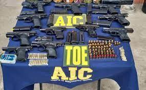 Imagen de Detuvieron a un polic&iacute;a por armas robadas en Bal&iacute;stica