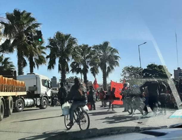 La concentraci&oacute;n en el acceso de la ciudad