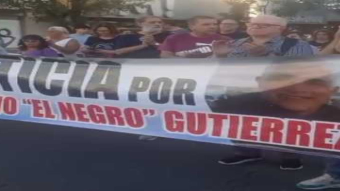 La concentraci&oacute;n en la esquina de los bancos