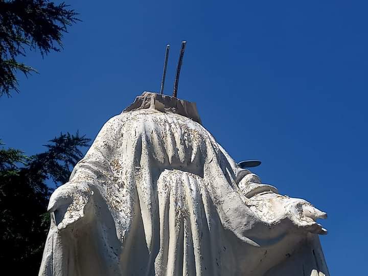 La Virgen atacada