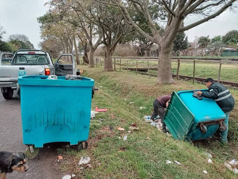 Uno de los contenedores atacados