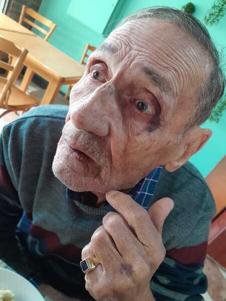 El dueño atacado en su domicilio