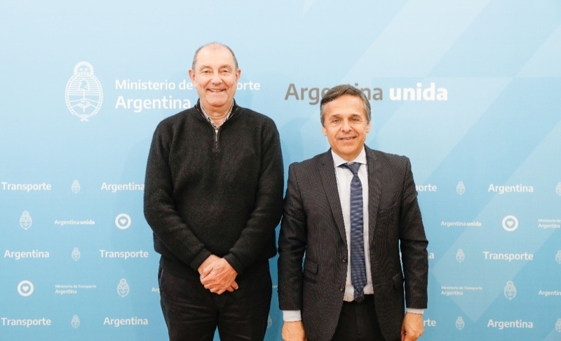 El ministro junto al intendente El ministro junto al intendente