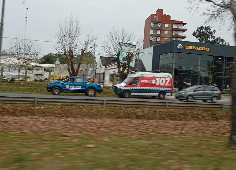 Polic&iacute;a y Sies en el lugar