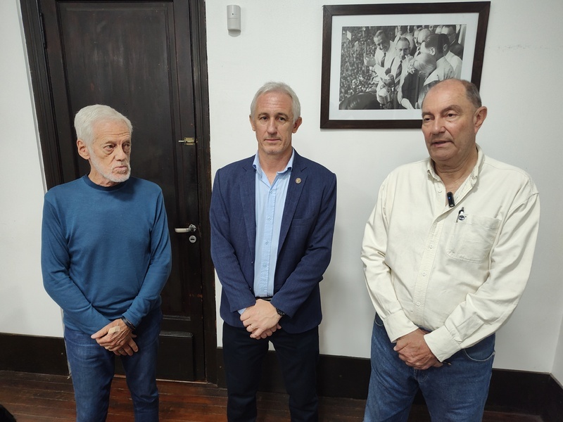 Los funcionarios en la ciudad Los funcionarios en la ciudad