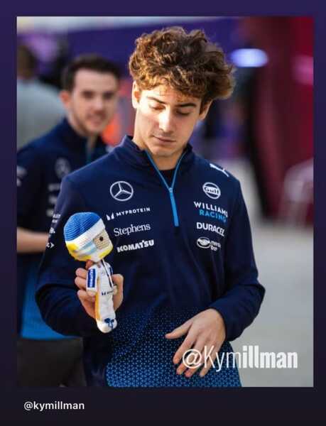 El piloto con el obseqio El piloto con el obseqio