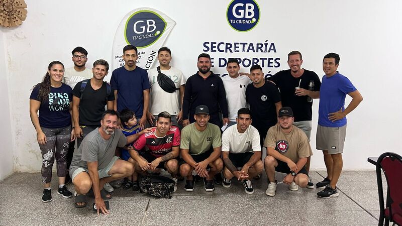 Los futbolistas de la ciudad
