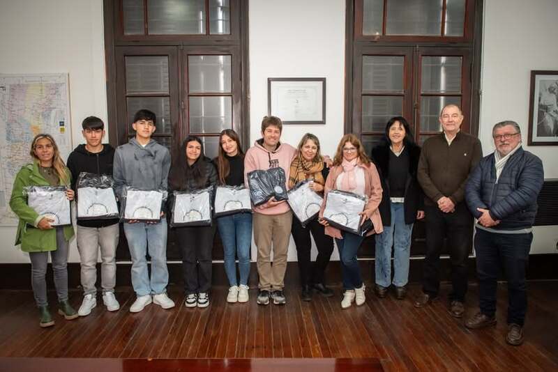 Los estudiantes en la Intendencia de la ciudad