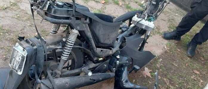 La moto colisionada