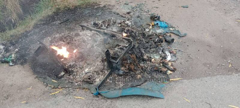 Uno de los contenedores atacados